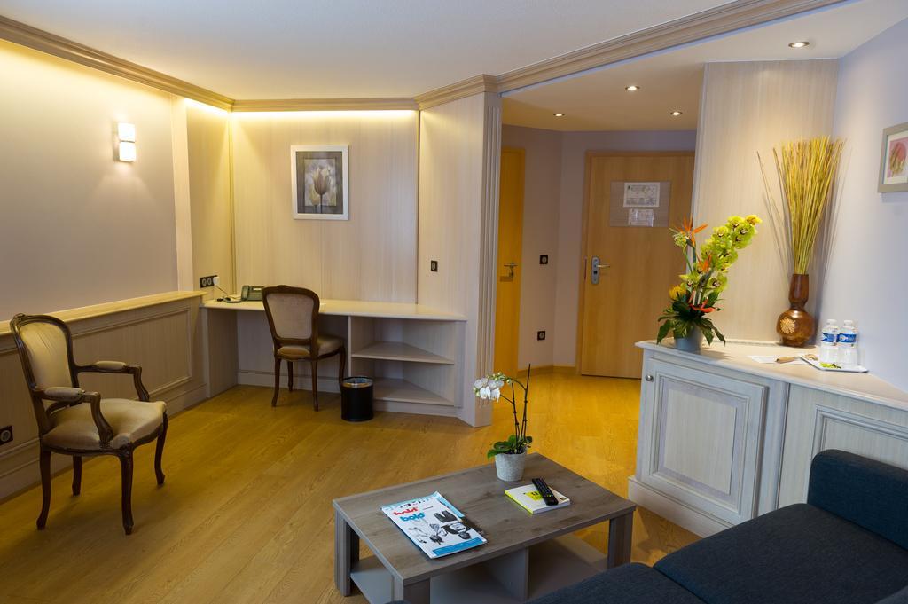 Cottage Logis Hotel - Restaurant Дюделанж Экстерьер фото
